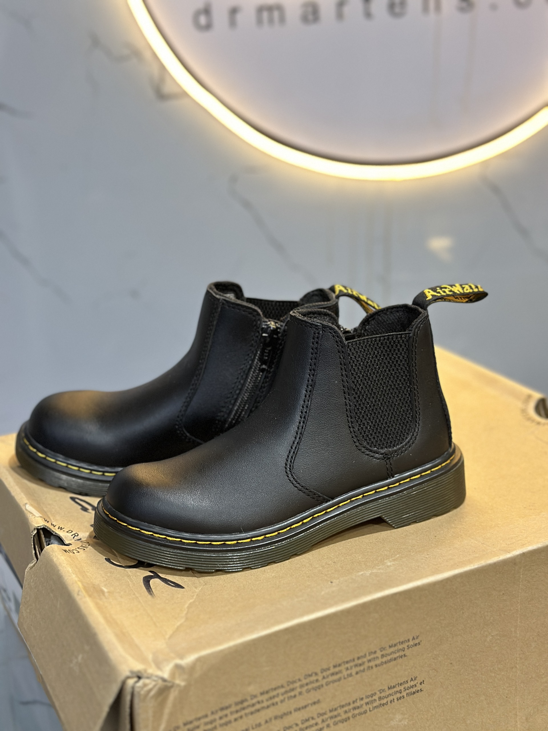 Dr. Martens 2976 CHELSEA BOOT KID